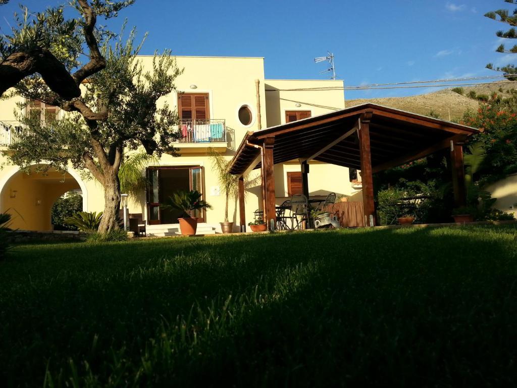 Trigrana Vacanze Hotel Castelluzzo Extérieur photo